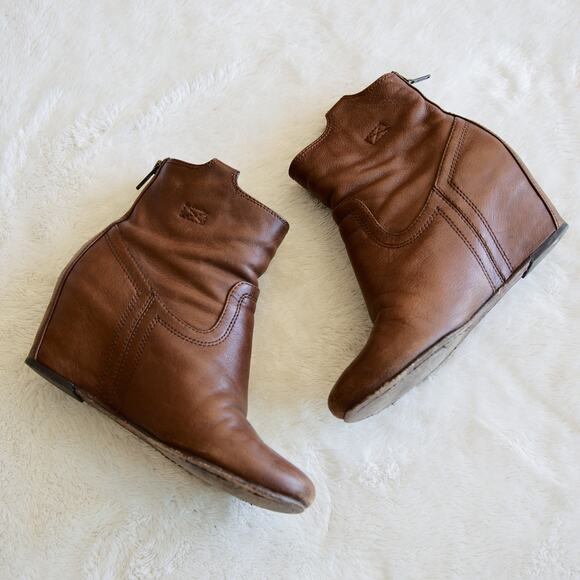 Frye Leather Carlson Hidden Wedge brown bootie - Picture 2 of 12